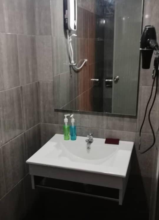 Myera Hotel Banting Kültér fotó